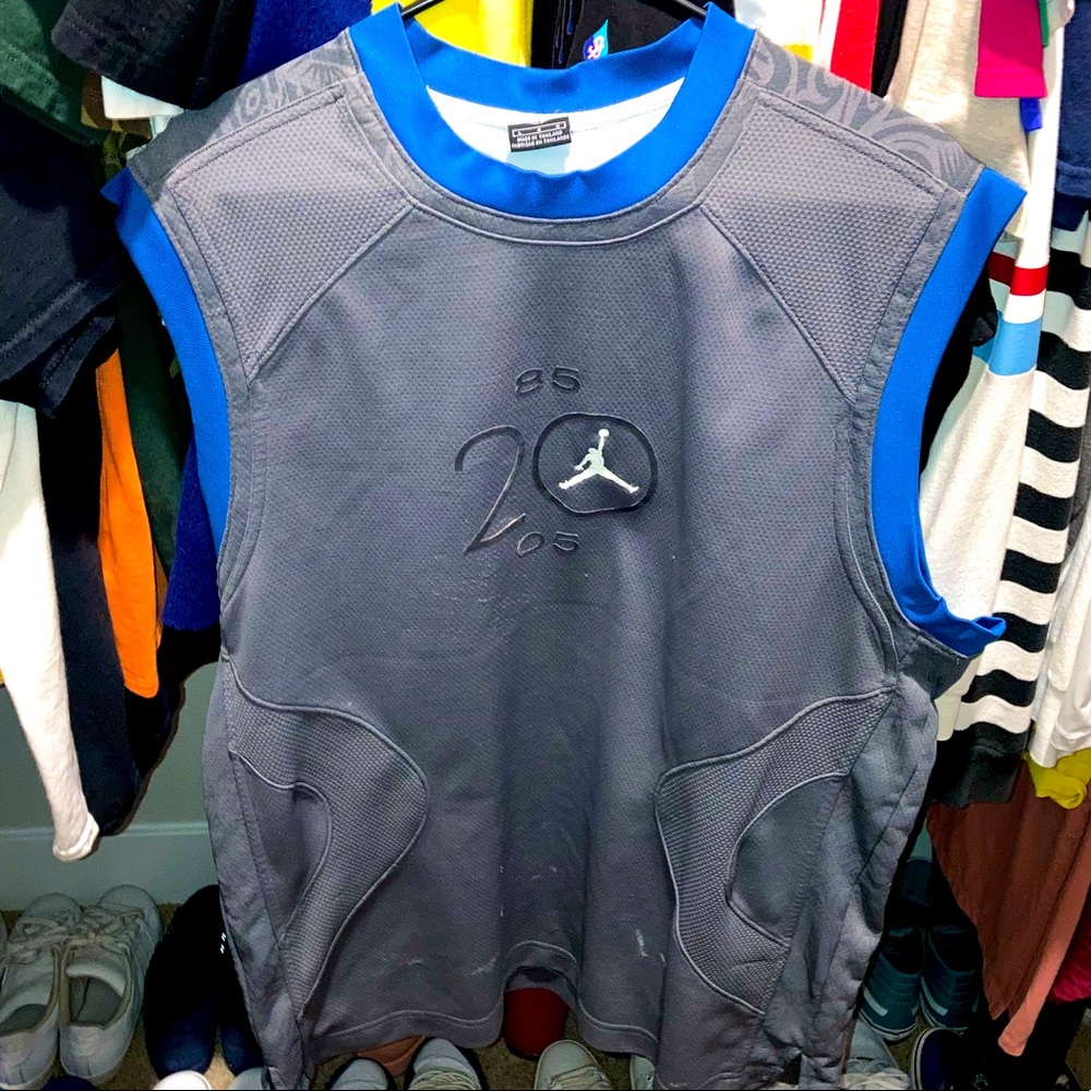 Classic Jordan jersey.